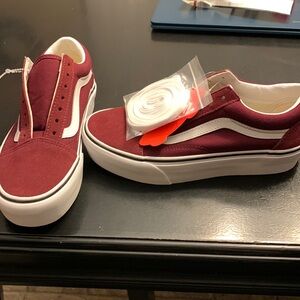 New vans. Unisex platform style. Mens 5, womens 6.5